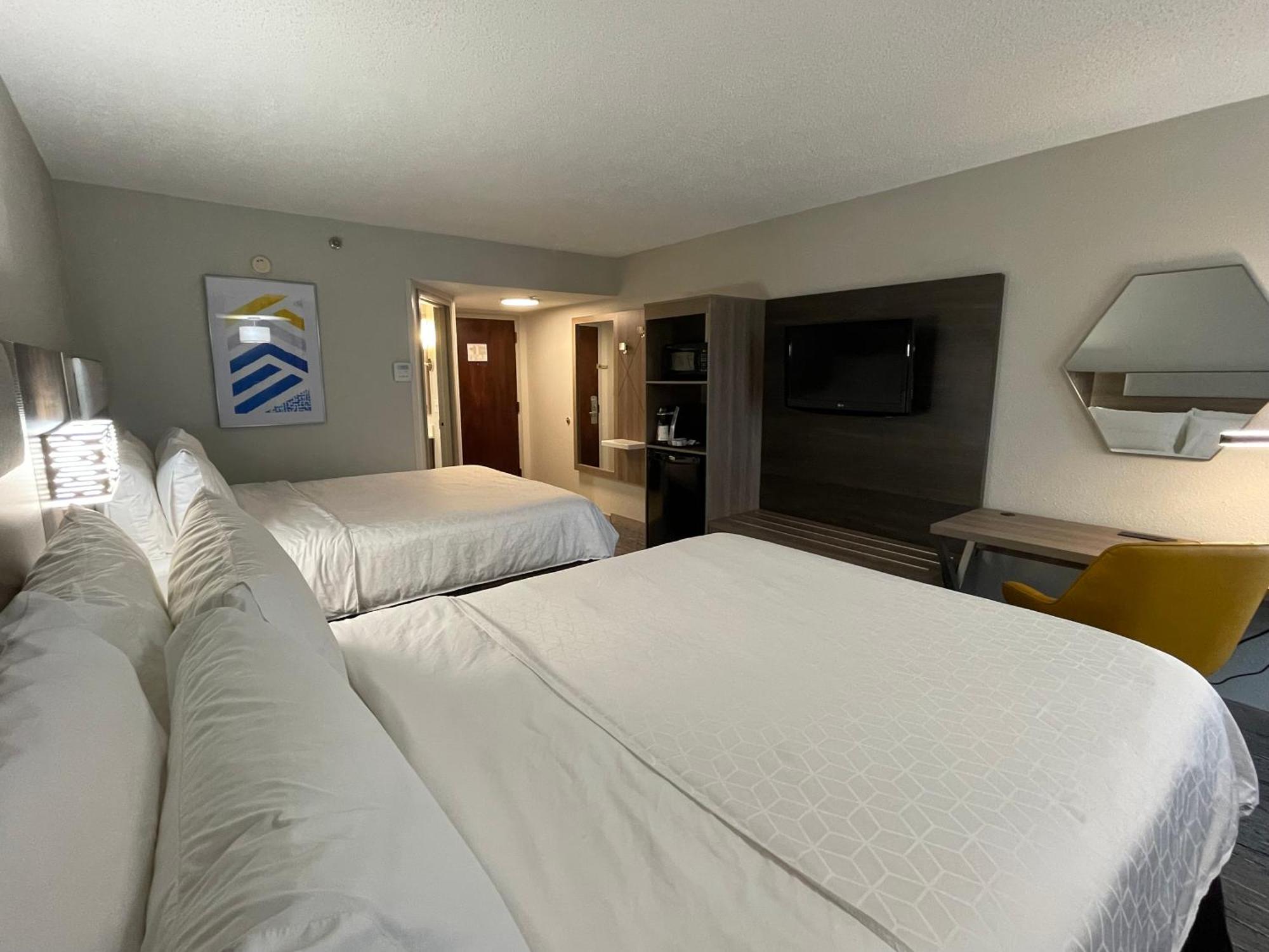 Holiday Inn Express Burlington By Ihg Экстерьер фото