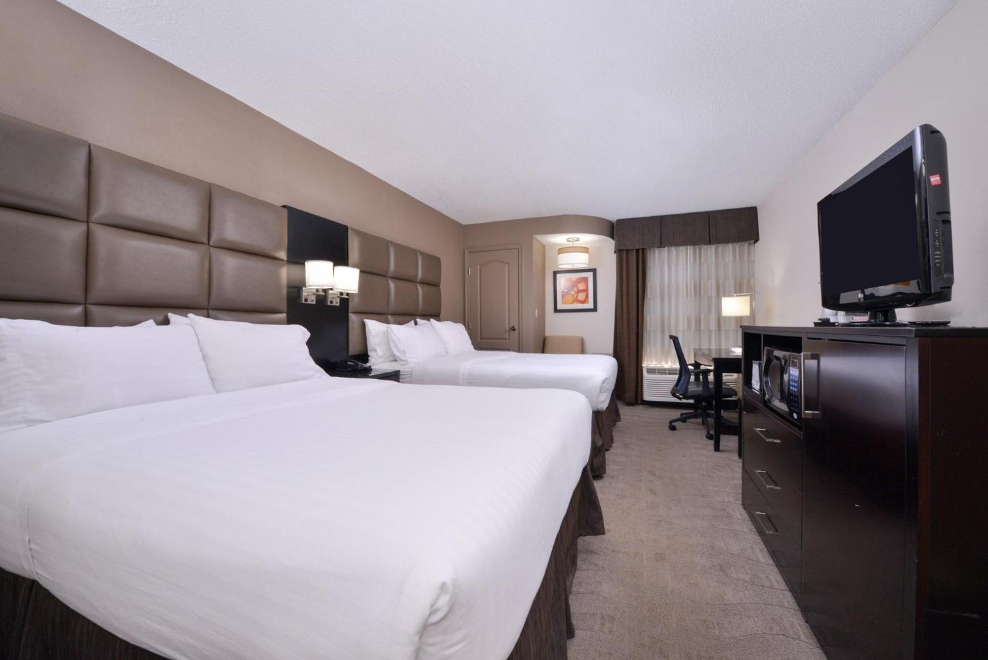 Holiday Inn Express Burlington By Ihg Экстерьер фото