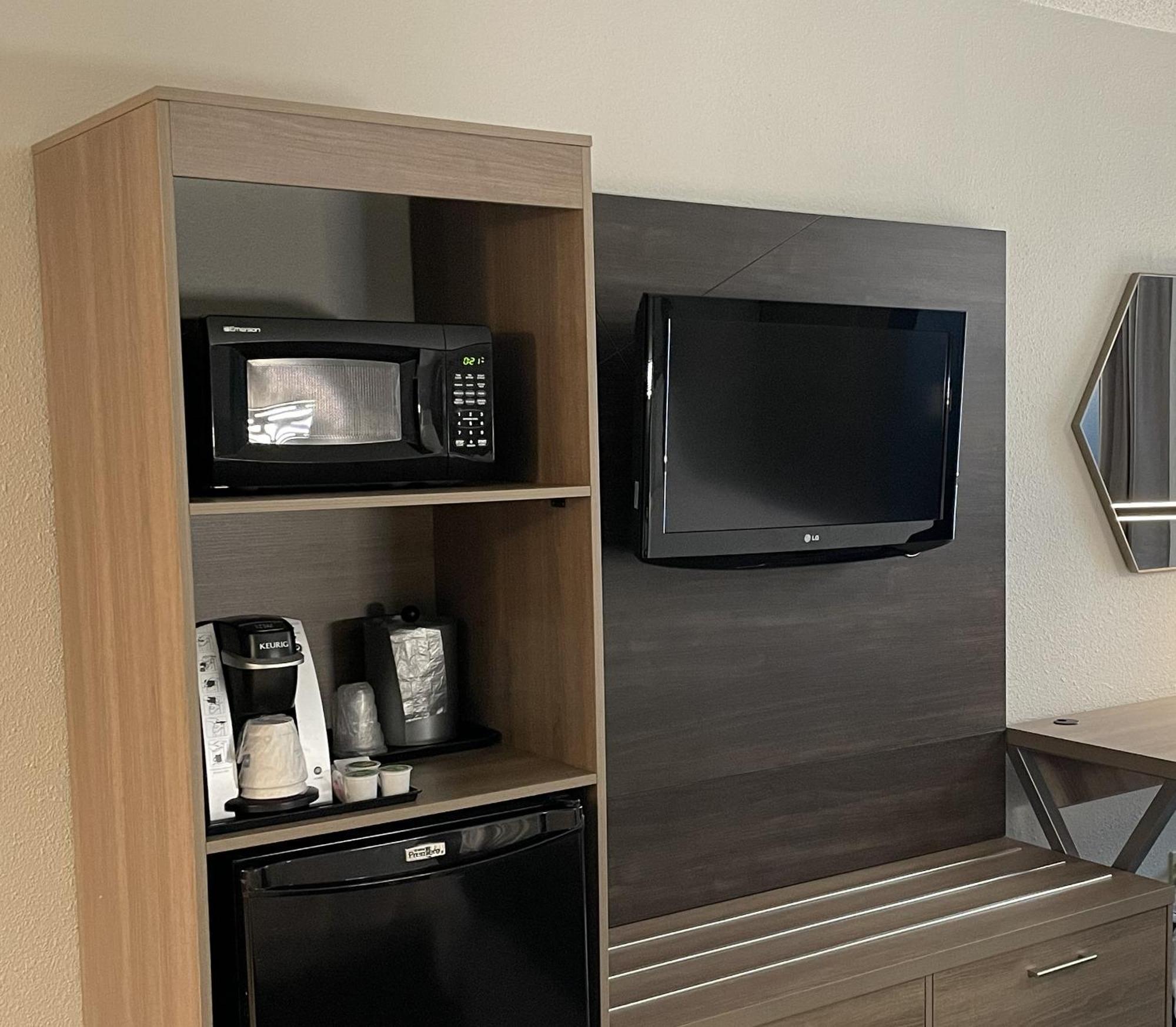 Holiday Inn Express Burlington By Ihg Экстерьер фото