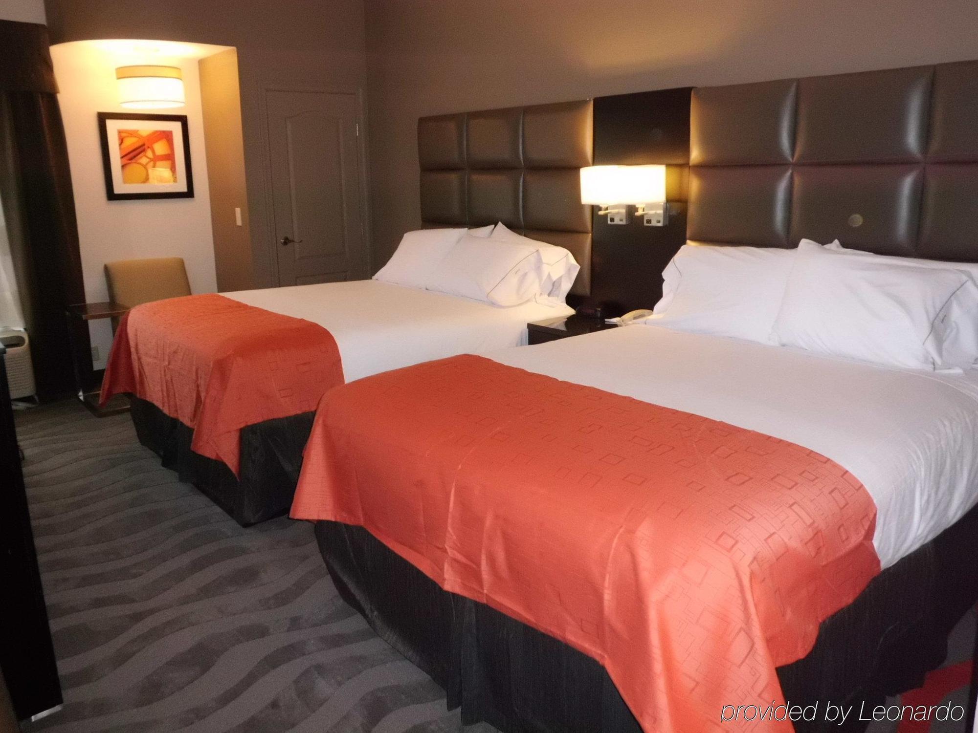 Holiday Inn Express Burlington By Ihg Номер фото