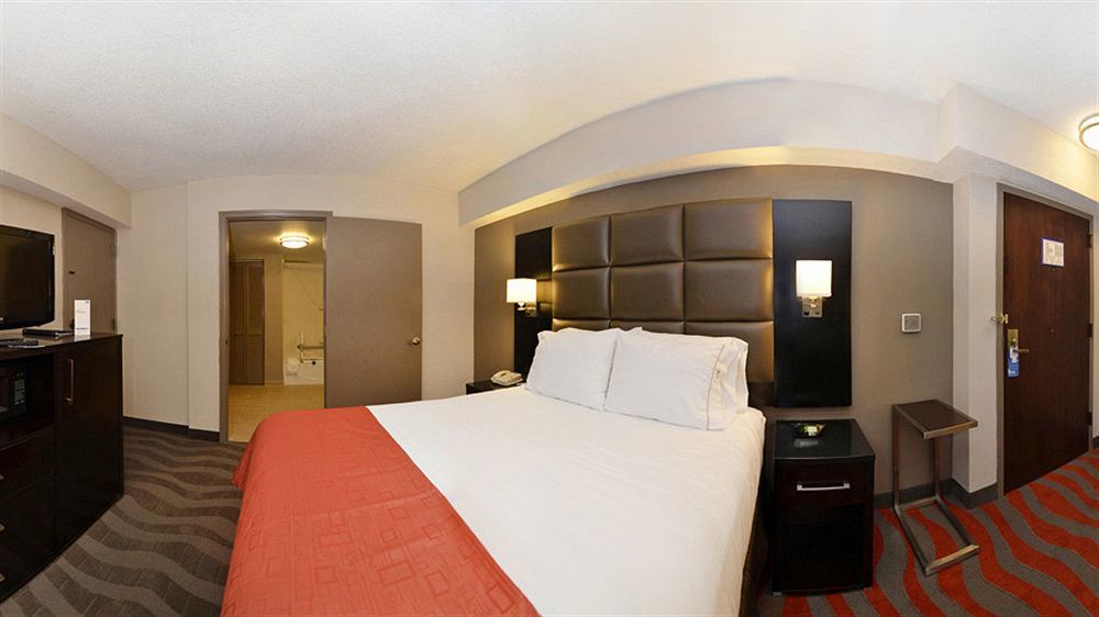 Holiday Inn Express Burlington By Ihg Экстерьер фото
